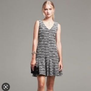 Sleeveless Black and White Tweed-like Drop Waist Dress - Banana Republic, 6